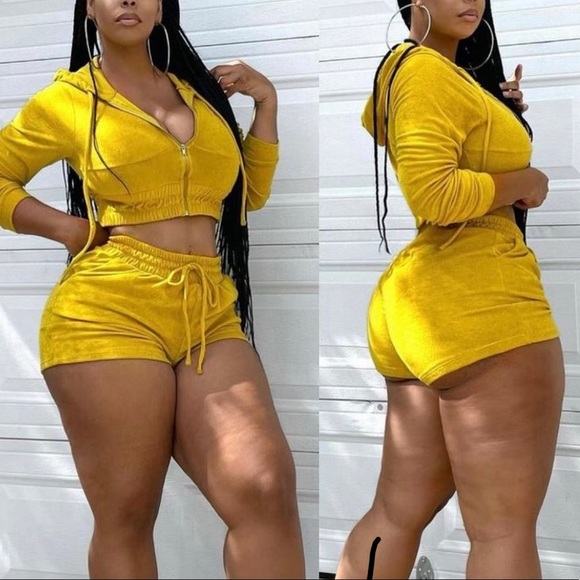 ‼️SOLD‼️ Cute & Comfortable Hoodie and Shorts Set - Picture 2 of 2